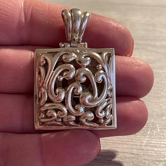 Beautiful Vintage Silver Barse Pendant. - Picture 7 of 7